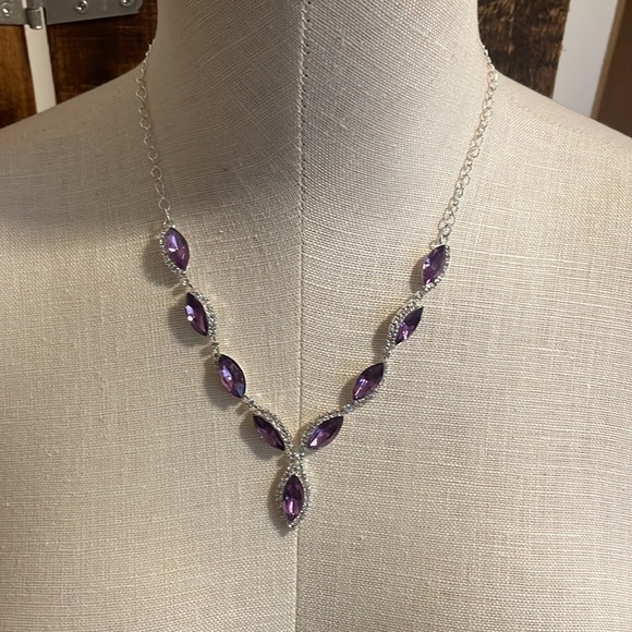 Jaclyn Smith Pear-Shaped faux Amethyst Diamond Accent Necklace Set Silver Tone - Picture 4 of 8